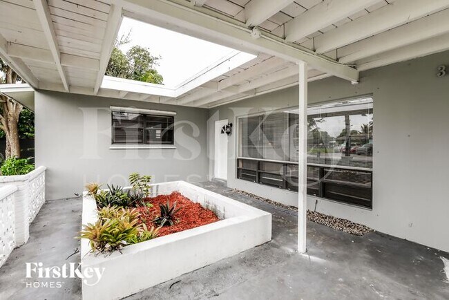 3800 SW 11th St in Fort Lauderdale, FL - Building Photo - Building Photo