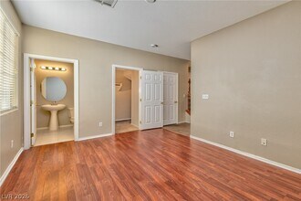 9936 Fountain Walk Ave in Las Vegas, NV - Building Photo - Building Photo