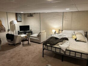 3405 Ward St, Unit 2 Bedroom in Pittsburgh, PA - Foto de edificio - Building Photo