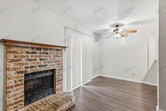 9520 Royal Ln in Dallas, TX - Building Photo - Building Photo