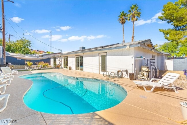 1531 Commanche Dr in Las Vegas, NV - Building Photo - Building Photo