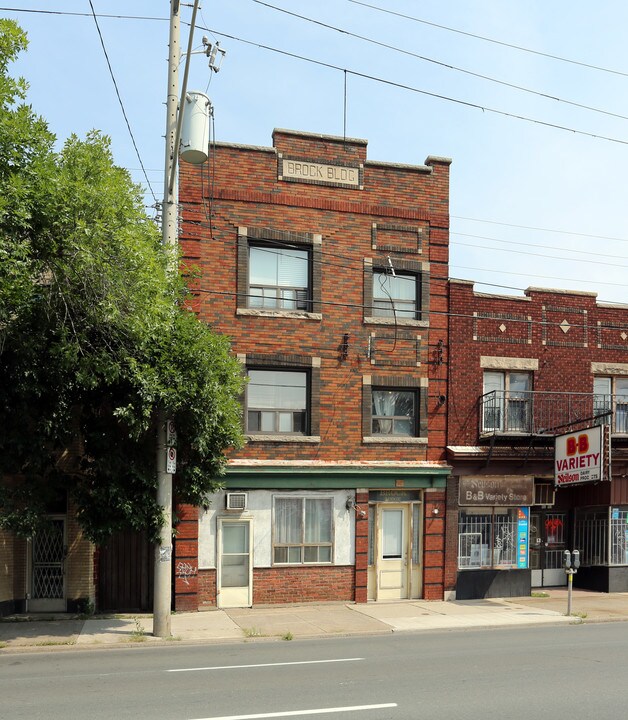 947-949 King St E in Hamilton, ON - Building Photo