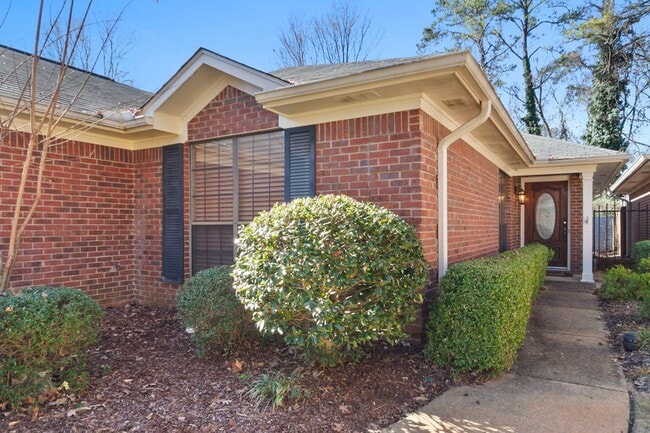 2013 Fox Ridge Rd in Tuscaloosa, AL - Building Photo - Building Photo