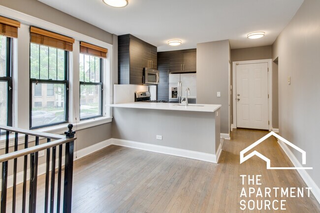 2637 W Wellington Ave, Unit 1E in Chicago, IL - Building Photo - Building Photo