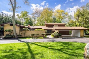 25 Brite Ave in Scarsdale, NY - Building Photo