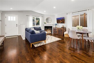 910 N 101st St in Seattle, WA - Building Photo - Building Photo