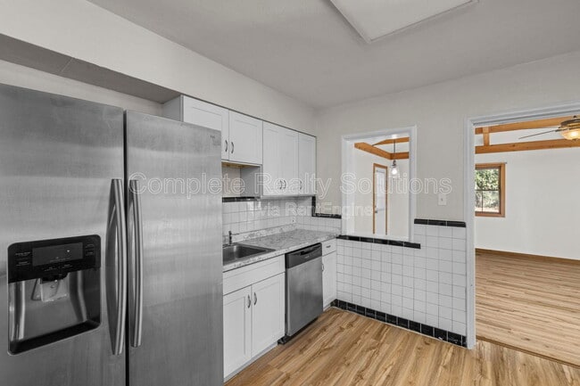 1150 N Florissant Rd in St. Louis, MO - Building Photo - Building Photo