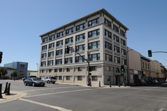 Almond View Apartments in Stockton, CA - Building Photo - Building Photo