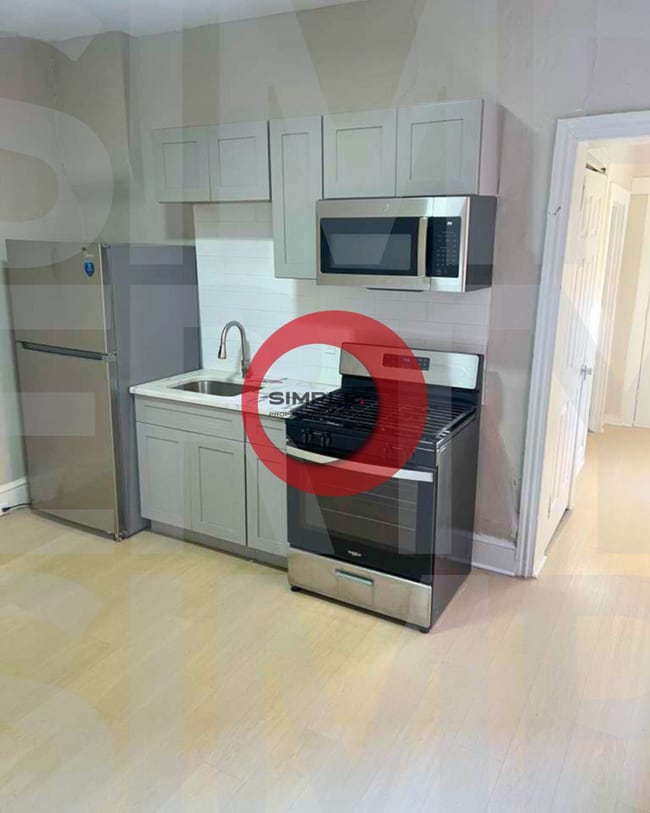 property at 303 S 6th St