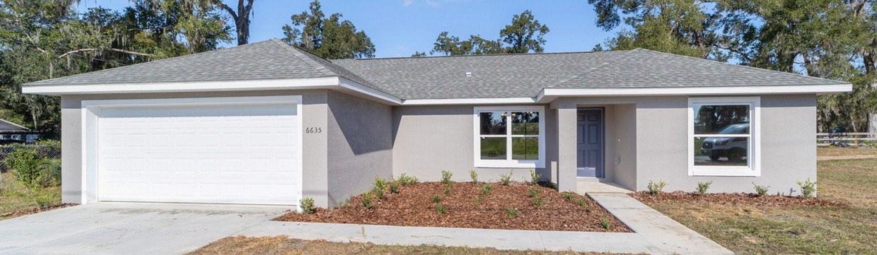 142 Fisher Run in Ocklawaha, FL - Building Photo