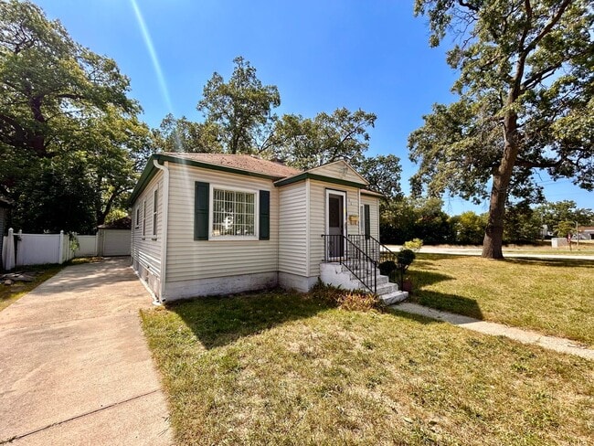 property at 119 E Summit Ave
