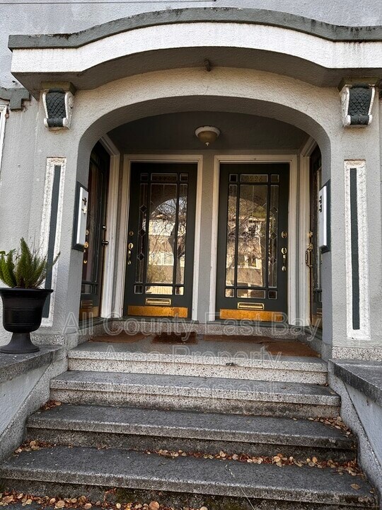 2228 Derby St in Berkeley, CA - Building Photo
