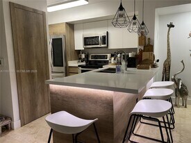 620 SW 111th Ave in Pembroke Pines, FL - Building Photo