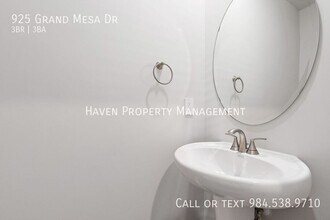 925 Grand Mesa Dr in Garner, NC - Building Photo - Building Photo