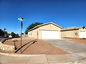 4033 Winters St in Las Cruces, NM - Building Photo - Building Photo
