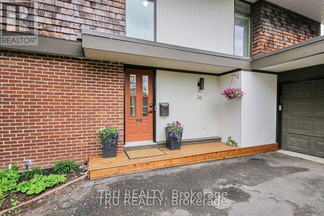 36 Varley Dr in Ottawa, ON - Building Photo - Building Photo