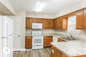 1750 Falkirk Rd in Madison, OH - Foto de edificio - Building Photo