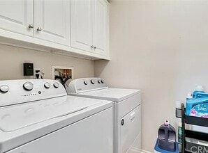 277 Bloomington Ave in Rialto, CA - Foto de edificio - Building Photo