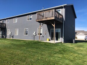 1107 25th St W in Dickinson, ND - Building Photo - Building Photo