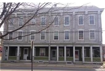 110-118 E Center St in Nazareth, PA - Building Photo