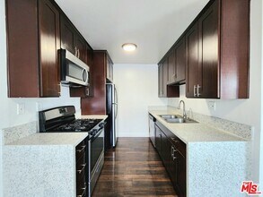 639 Alexandria Ave in Los Angeles, CA - Building Photo - Building Photo