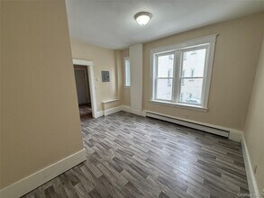 60 Carroll St in Poughkeepsie, NY - Building Photo - Building Photo