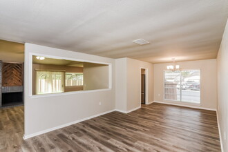 9478 Greens Point in San Antonio, TX - Building Photo - Building Photo