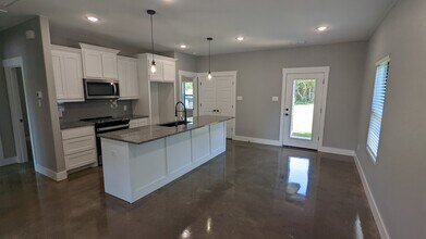 405 E Shepherd St in Denison, TX - Building Photo - Building Photo