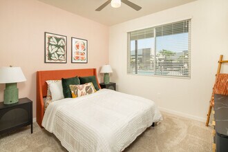 Streamliner 87th in Peoria, AZ - Building Photo - Building Photo