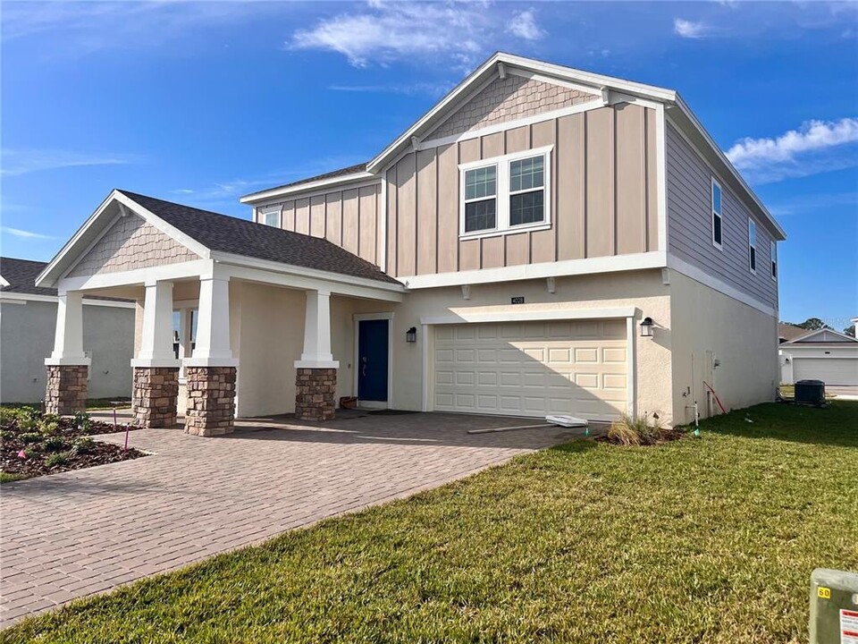 4028 Redbridge Lp in Davenport, FL - Building Photo