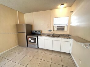 1015 SW 4th Ave in Fort Lauderdale, FL - Building Photo - Building Photo