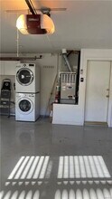 16255 Dickens St in Los Angeles, CA - Building Photo - Building Photo