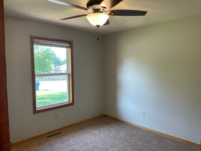 3955 W Eaglecrest St in Battlefield, MO - Building Photo - Building Photo