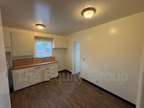 500 N K St in Dinuba, CA - Building Photo - Building Photo