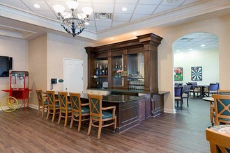 Aston Gardens At Pelican Marsh Senior Living in Naples, FL - Foto de edificio - Building Photo