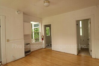 134 Buell St in Burlington, VT - Building Photo - Building Photo