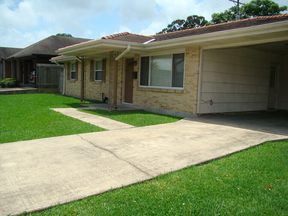 4208 Tartan Dr in Metairie, LA - Building Photo