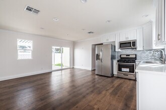 7058 Willis Ave in Los Angeles, CA - Building Photo - Building Photo