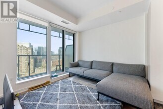 28 Freeland St in Toronto, ON - Building Photo - Building Photo