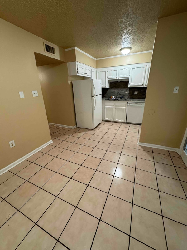 property at 40468 W Hernandez Ave