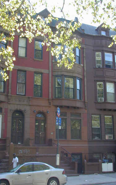 296 Manhattan Ave in New York, NY - Building Photo