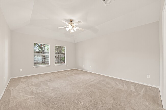 26414 Suffield Glen Ln