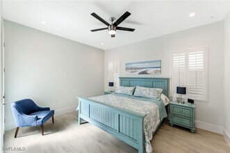 596 111th Ave N in Naples, FL - Foto de edificio - Building Photo