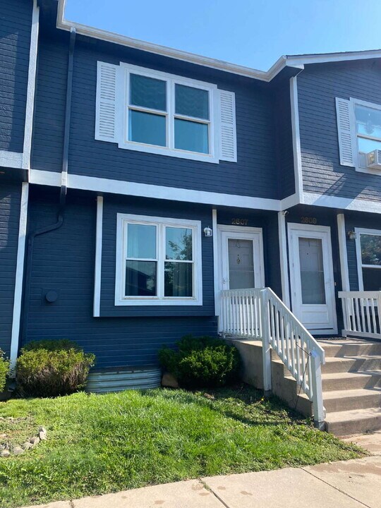2607 Plumtree Grove in Colorado Springs, CO - Building Photo