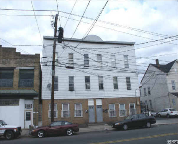 819 E Jersey St in Elizabeth, NJ - Foto de edificio - Building Photo