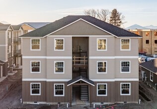 Introducing Dry Canyon – Redmond’s newest ... in Redmond, OR - Foto de edificio - Building Photo