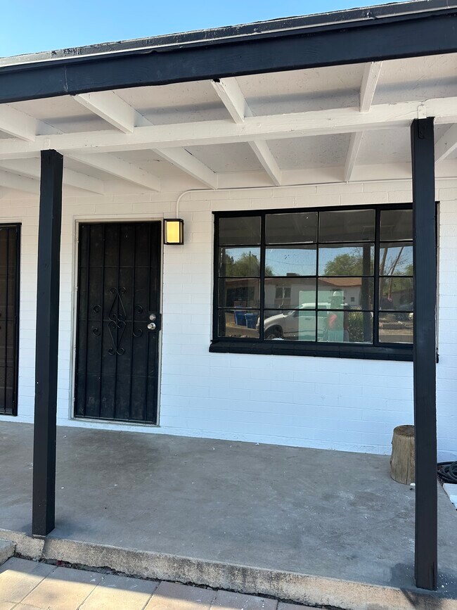 1327 E Carol Ave, Unit B in Phoenix, AZ - Building Photo - Building Photo
