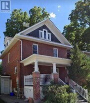 450 Botsford St in Newmarket, ON - Building Photo