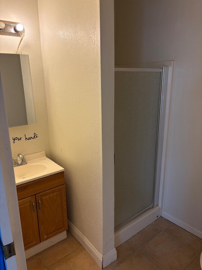 2296 Trinway Ave, Unit Cozy Studio
