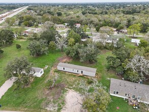 113 Country Oaks St in Brazoria, TX - Building Photo - Building Photo